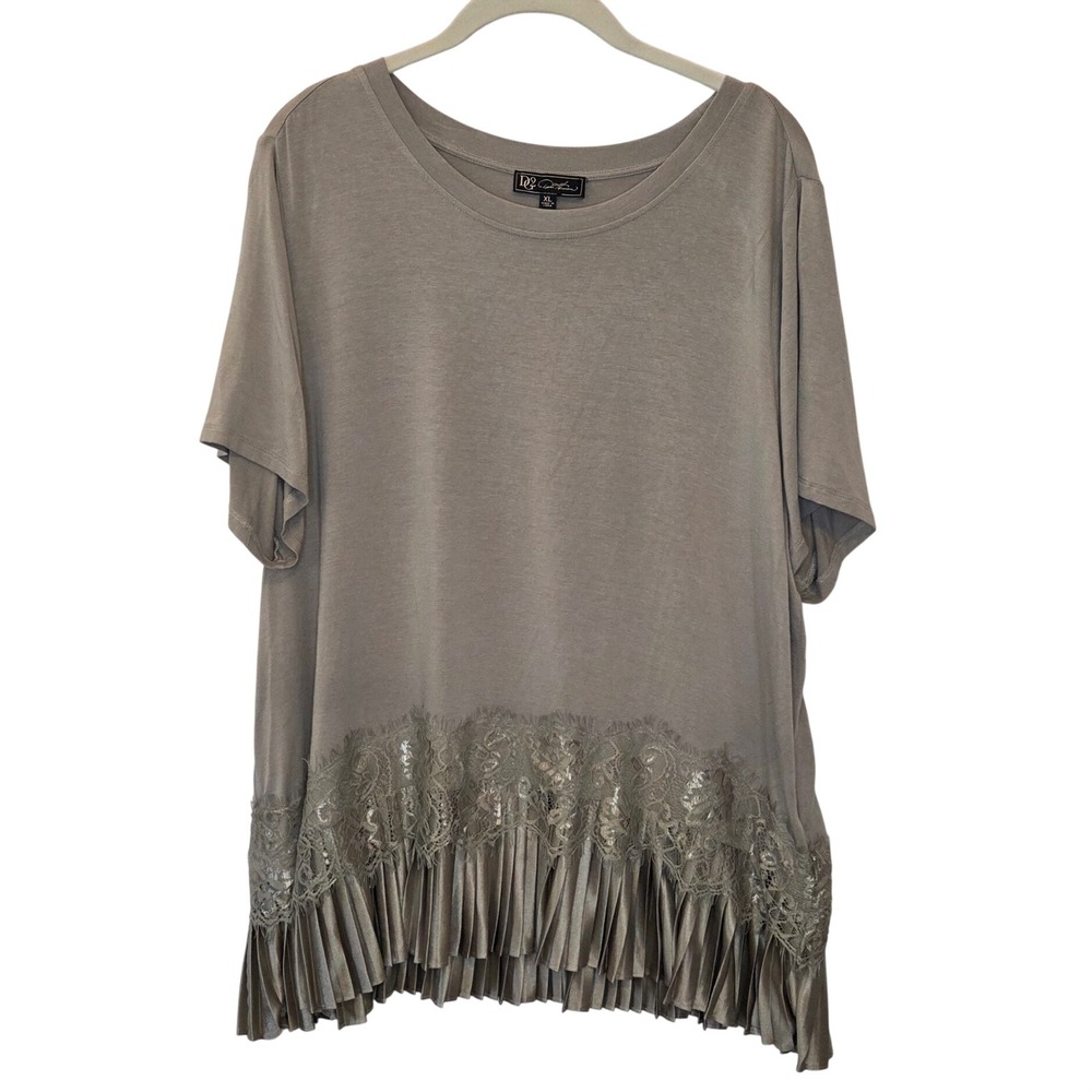 DG2 Diane Gilman Taupe Mixed Media Lace Pleated Hem Top XL Short Sleeve Scoop
